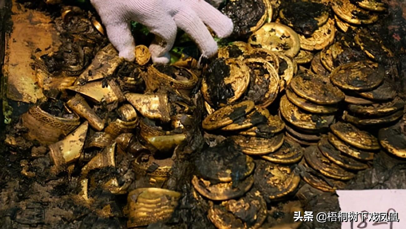 听说陪葬黄金银元，请来盗墓老手一块挖地主大坟，被当成了偷鱼的