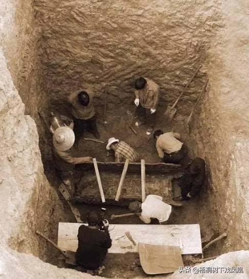 西汉小墓挖出全国罕见文物，但民工不让拿走，考古队再来取时懵了