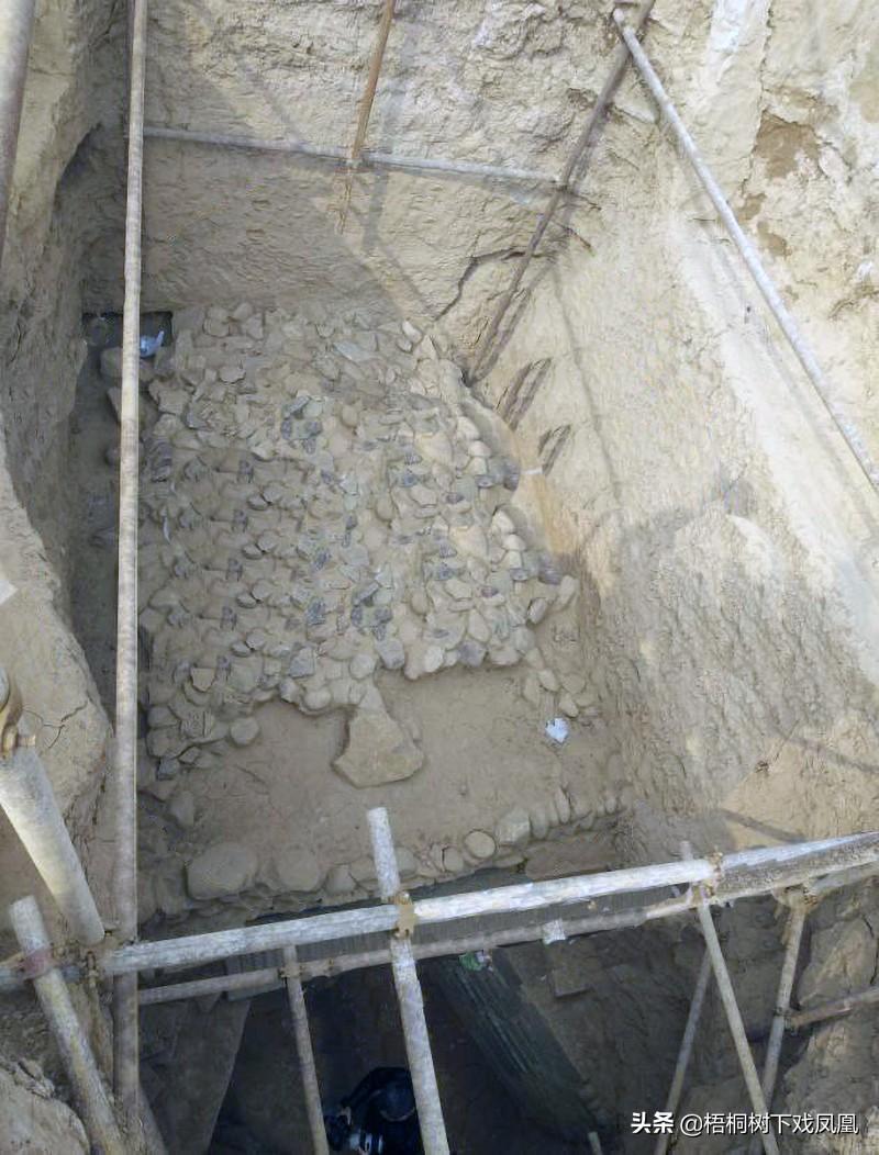 墓室一侧竟然设置“狗洞”，考古人员想了想，恍然大悟，太狡猾了