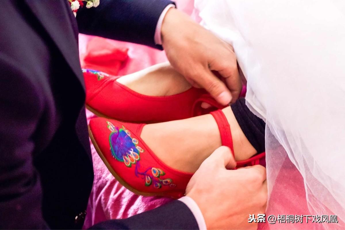民间婚俗中，女子嫁妆为什么少不了镜子和鞋子？还挺讲究的