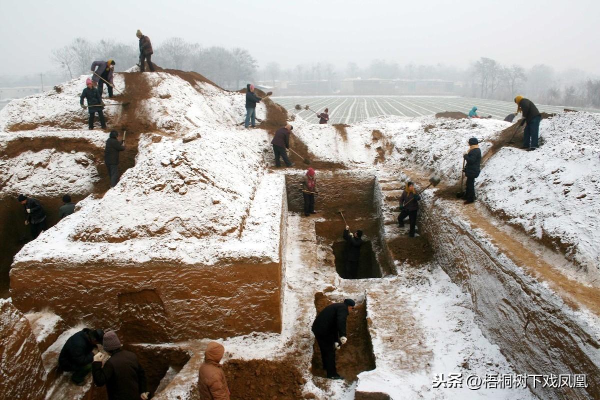 移民点勘探，在十几米深地下发现6座大墓，墓主都与秦始皇有关系