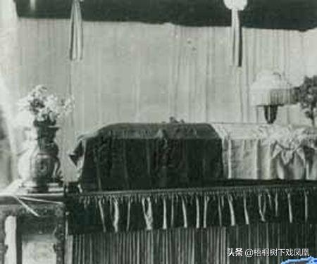 孙中山遗体下葬南京中山陵前，在北京险遭焚尸，尸藏山洞100多天