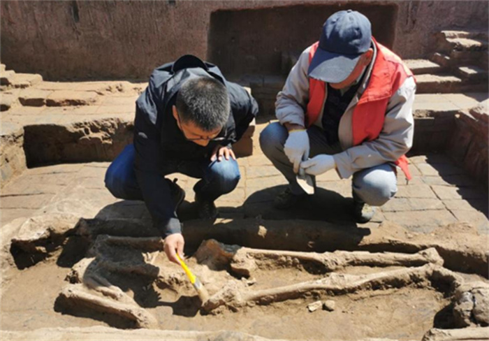 辽宁发现墓葬群 专家称是汉朝时期（汉朝墓葬群）