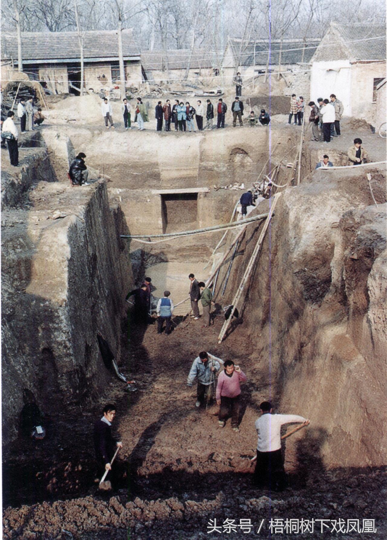 10年前河南寻找老子遗迹，意外挖出一西周贵族大墓，里面殉葬14人