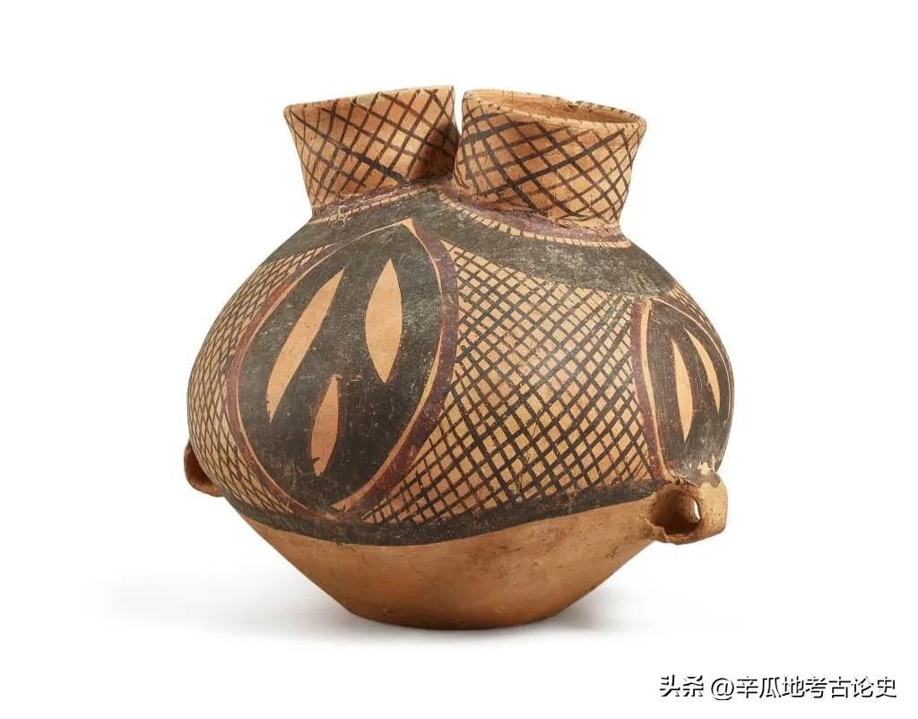 看看考古发掘的瓶瓶罐罐的陶器至少值多少钱