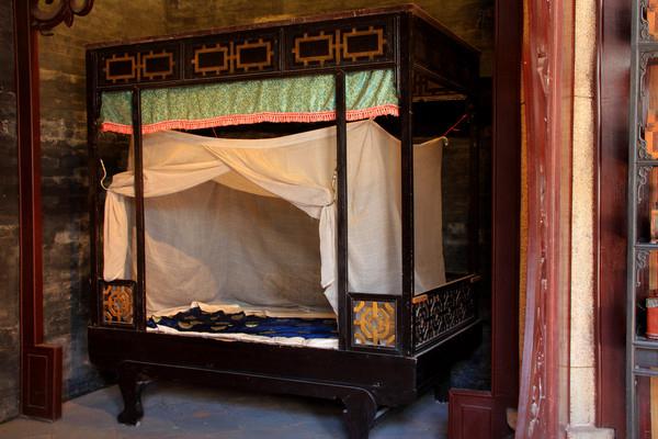 这是一张古人睡过的床，考古发现时为什么大家都惊讶了？
