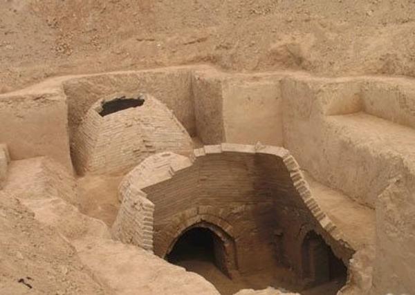 为验证古墓随葬品，真挖出了汉末王莽所赐宝物，算官盗还是考古？