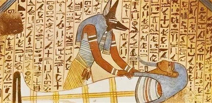 为什么这么多古埃及雕像都没有鼻子？是巧合还是有意为之？