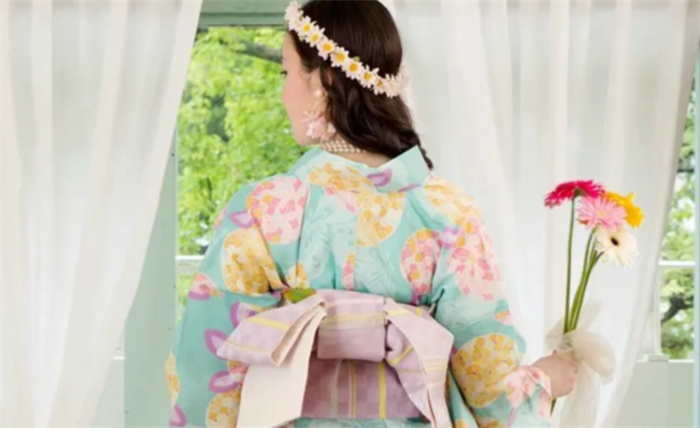 日本女人背后的“小被子” 到底是用来做啥的 看完令人难以接受