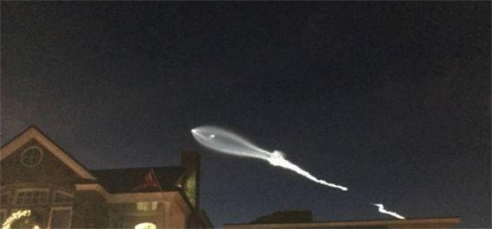 SpaceX的猎鹰9号火箭是什么 在加州引发对“UFO”的恐惧