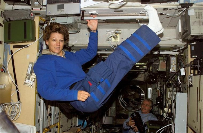 女航天员去太空 为何还要吃“避孕药” 生理问题真的不好解决