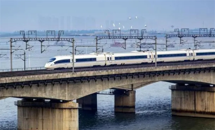 外国人发现中国高铁问题 中国人觉得是优点（中国高铁）