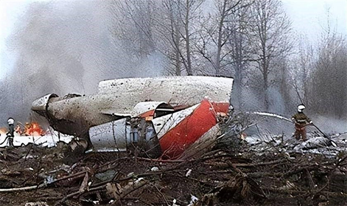 2006年 安徽坠毁了一架预警机  34名中国顶级军工专家遇难
