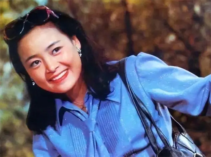 她曾是80年代内地一姐力压刘晓庆和陈冲成为第一女神