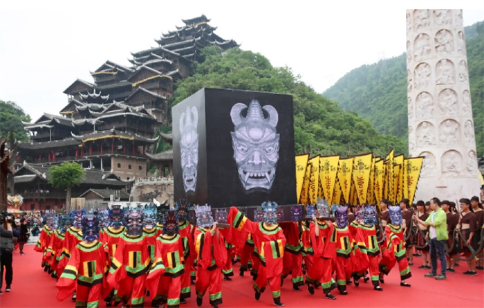 蚩尤战黄帝，为何吃石头，甚至操控风雨？考古有了接近真相的发现