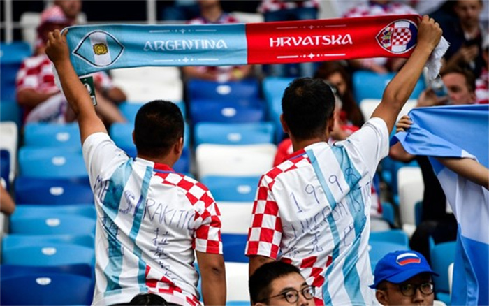 中国球迷震惊阿根廷记者 从没有见过如此狂热的场面
