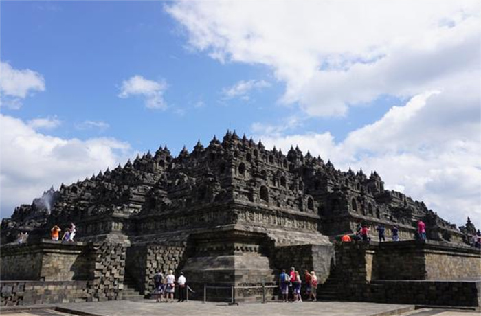 印尼巴东山遗址发现神秘建筑  比人类文明起源更早