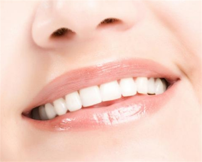 人有多少颗牙齿才算正常 人的牙齿为什么不能再生（32颗）