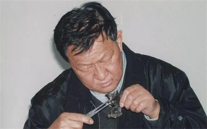 1987年 山东灭门大案陷入僵局 神探乌国庆凭一包榨菜侦破案件