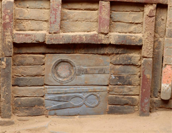 河南考古的新发现 不光有衣架还有熨斗（古代熨斗）