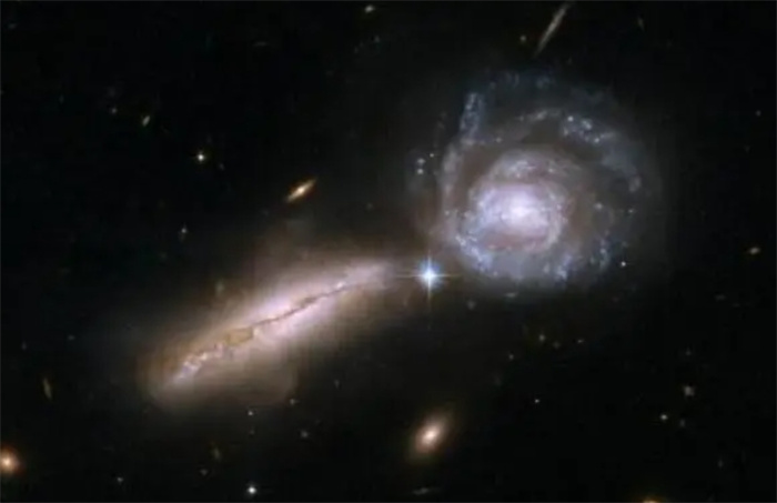 宇宙超光速膨胀，为何银河会与仙女星系相撞？