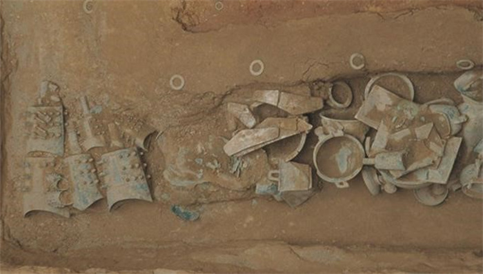 陕西沙渠村发现墓葬考古家根据遗骨姿势判断出墓主身份