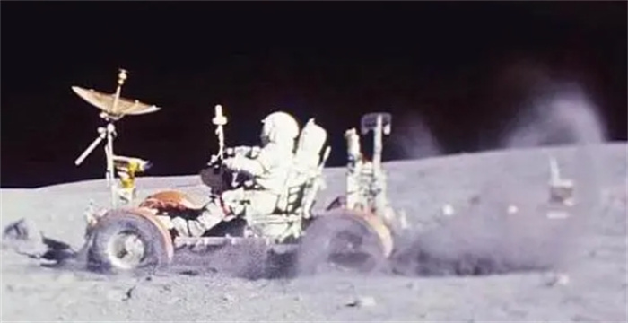 2030年前登月！我们会开什么样的载人月球车？美国的早过时了