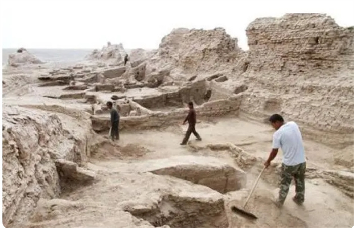 新疆3000年前的古墓，出土世界最早“破洞裤”，改写历史认知
