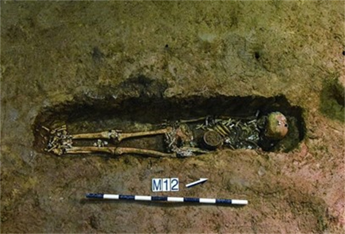 科学家发现古人类创造的一座神秘墓地是世界上最古老的