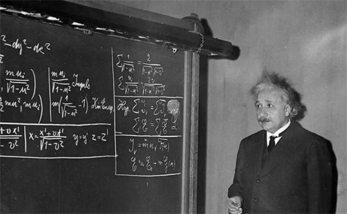 大统一理论研究的三条路线是啥   与爱因斯坦的自然神论有何区别
