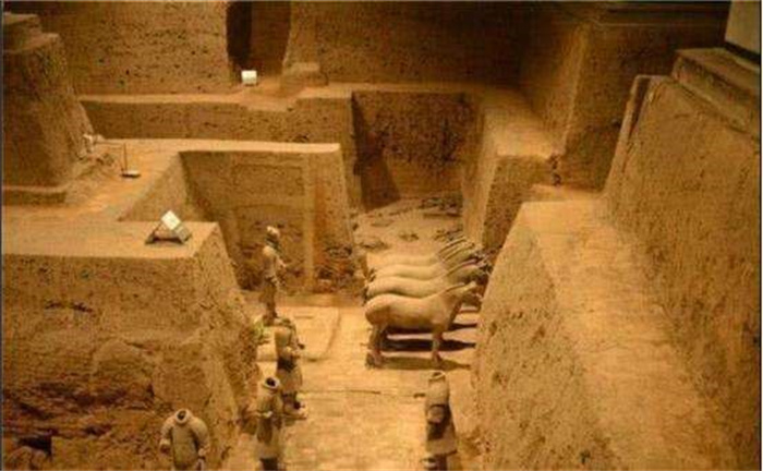 秦陵考古发现秘密 挖出一具“金骆驼” 专家：估价超2亿元