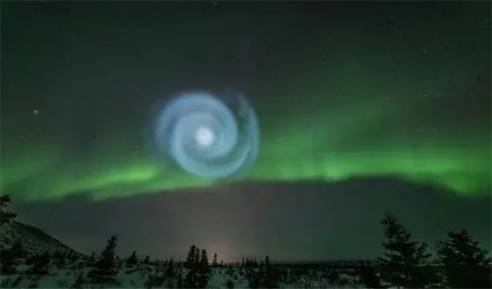 时空门现身？美国阿拉斯加州上空出现“神秘螺旋光”，到底是什么