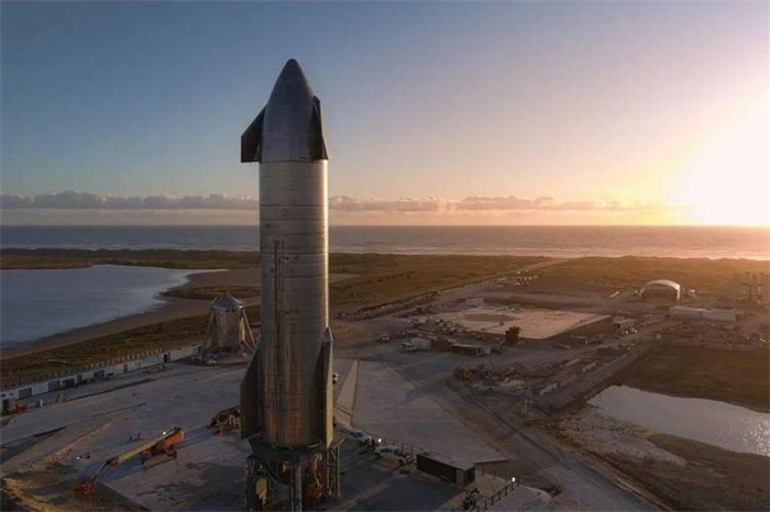 一个烟花30亿美元  史上最强火箭SpaceX星舰发射升空后爆炸