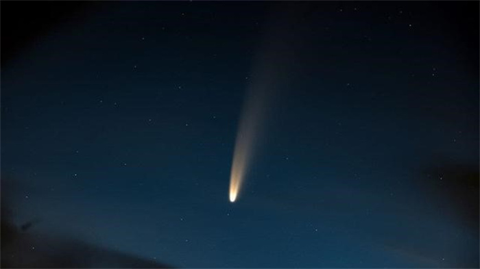 拥有炽热内核和长长彗尾  曾造访地球  彗星对地球有害还是有利