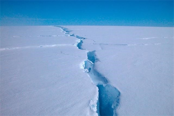 泰坦尼克号沉没的罪魁祸首 气候变化受害者 板状冰山有多可怕