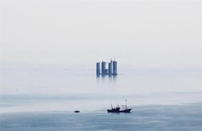 青岛出现“海市蜃楼”，触发了异世界的机关，原型在哪里呢？