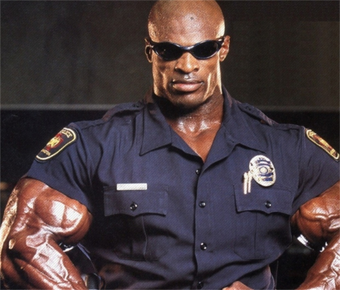 世界上肌肉最大的男人 才当过警察的库尔曼（肌肉最大）