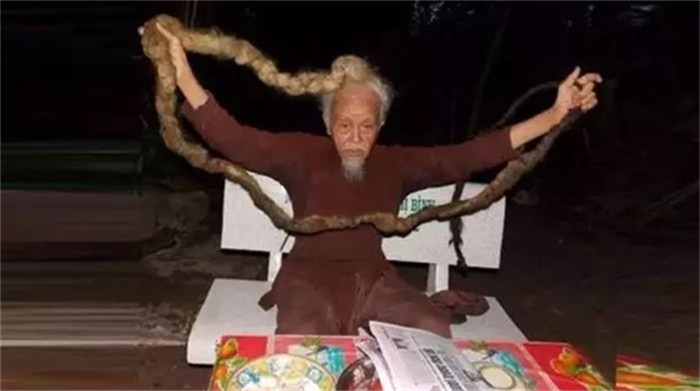 世界上头发最长的男人 70岁的越南老汉（长发男人）