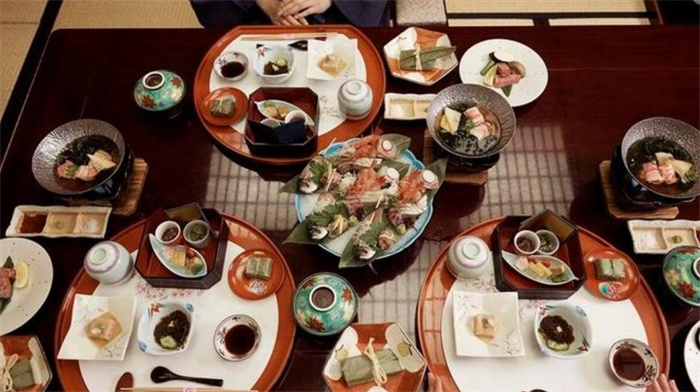 看完日本的一日三餐 瞬间明白 日本为什么是胖子最少的国家