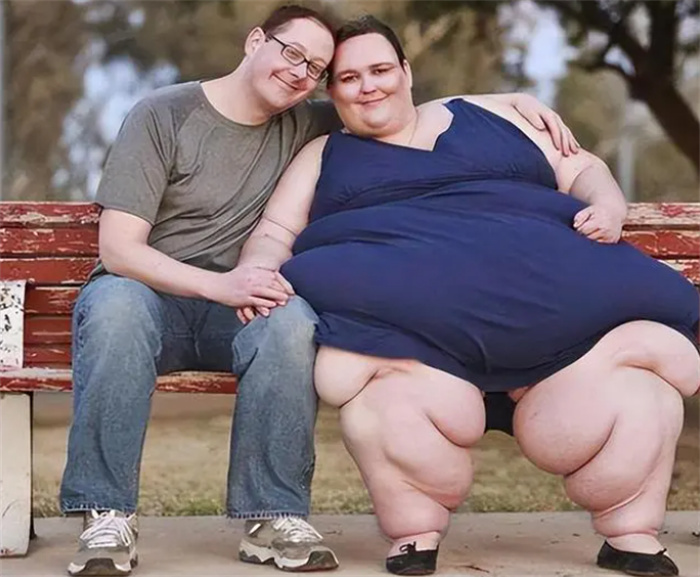 美国一位1450斤的美女 被富二代追求 婚后生育两子