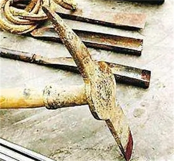 安徽发现被盗古墓，盗墓贼盗墓留下作案工具，如今已成为一级文物
