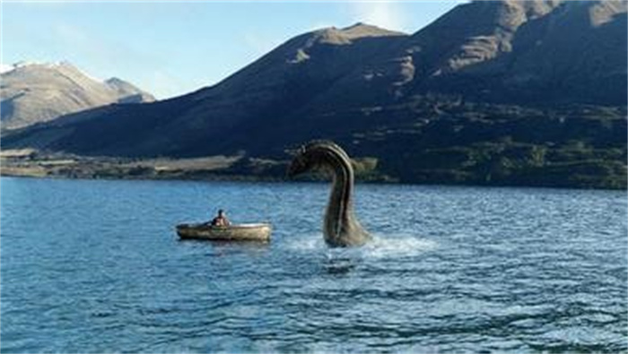 “尼斯湖水怪”是水陆两栖 苏格兰居民拍下 它在陆地上行走