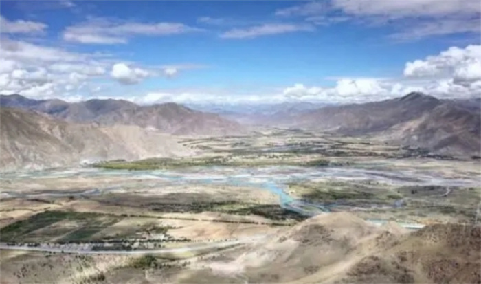 青藏高原发生生态危机！牧民过度放牧，草场退化导致荒漠化严重