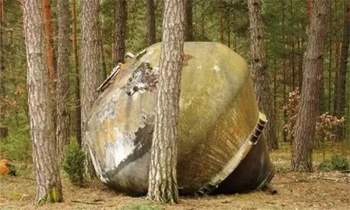 外星人曾到达地球 还留下了垃圾 波兰森林中不明物引猜想