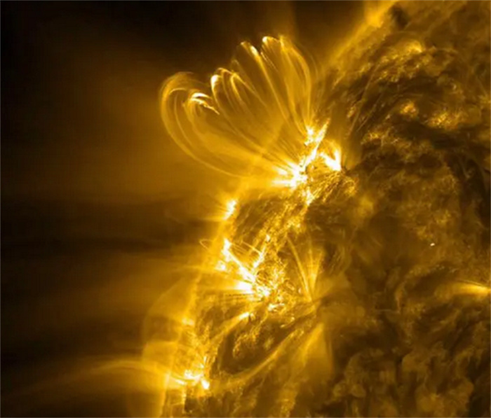 地球或许迎来最高温 太阳连续十次爆发（地球高温）