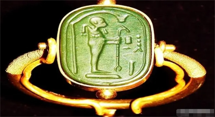 图坦卡蒙的金戒指描绘了一个外星人。该饰品给科学家带来哪些谜团