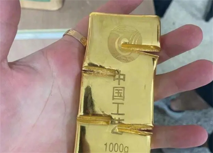 男子把买房送的1000克黄金卖了45万 现在黄金价格如何