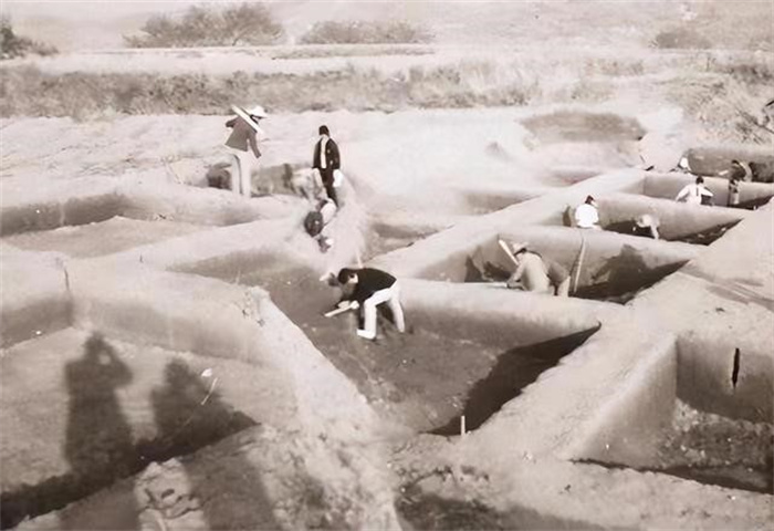 1979年 河南男子挖出陶罐 村民说是不祥之物 今成国宝禁止出境