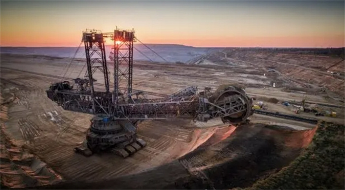 “黑色的金子”，世界最大的煤田其来历是何，是无数植被的遗骸？