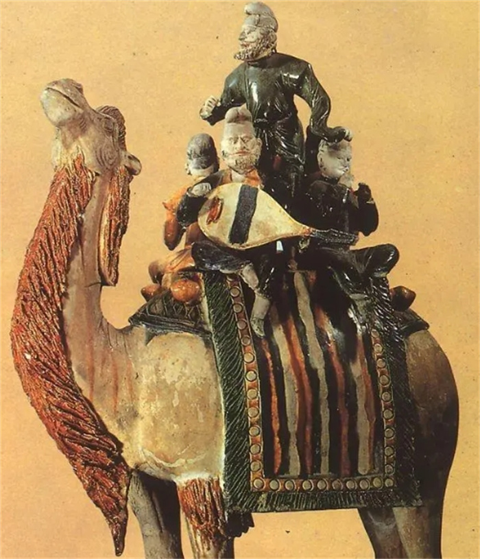唐朝大将军墓，出土一头“骆驼”，密送北京后，专家：超级国宝